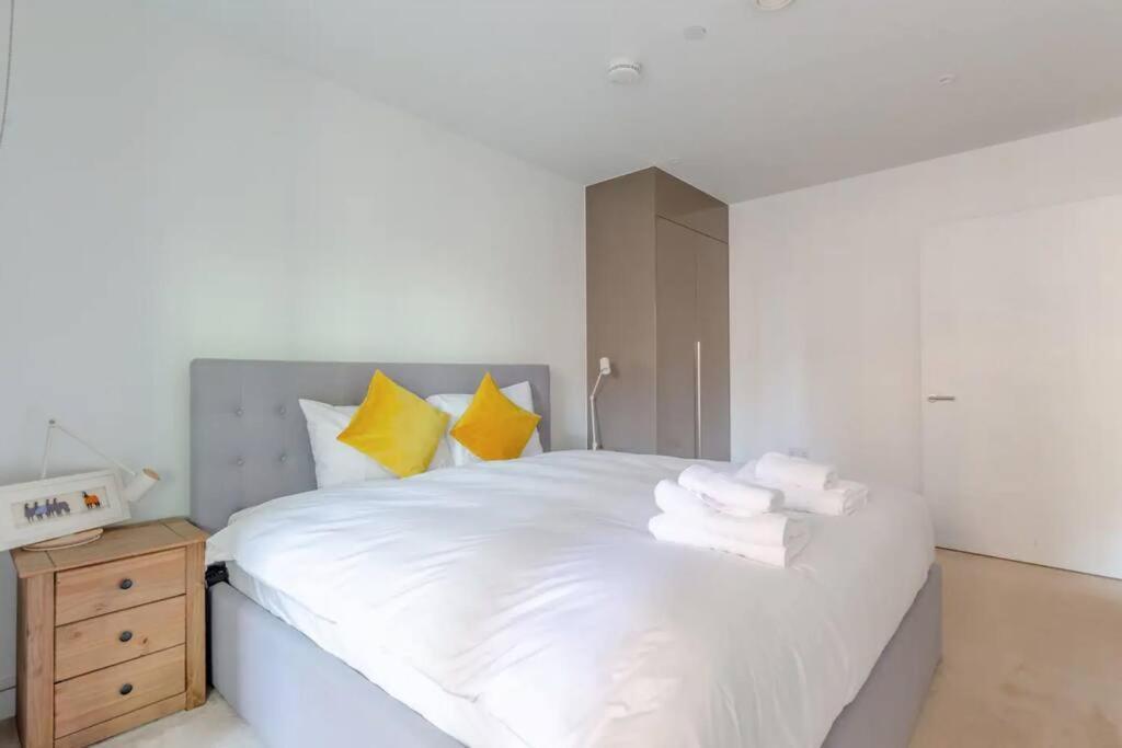 Superb 1 Bedroom Apartment 3Mins From Tube Station London Ngoại thất bức ảnh