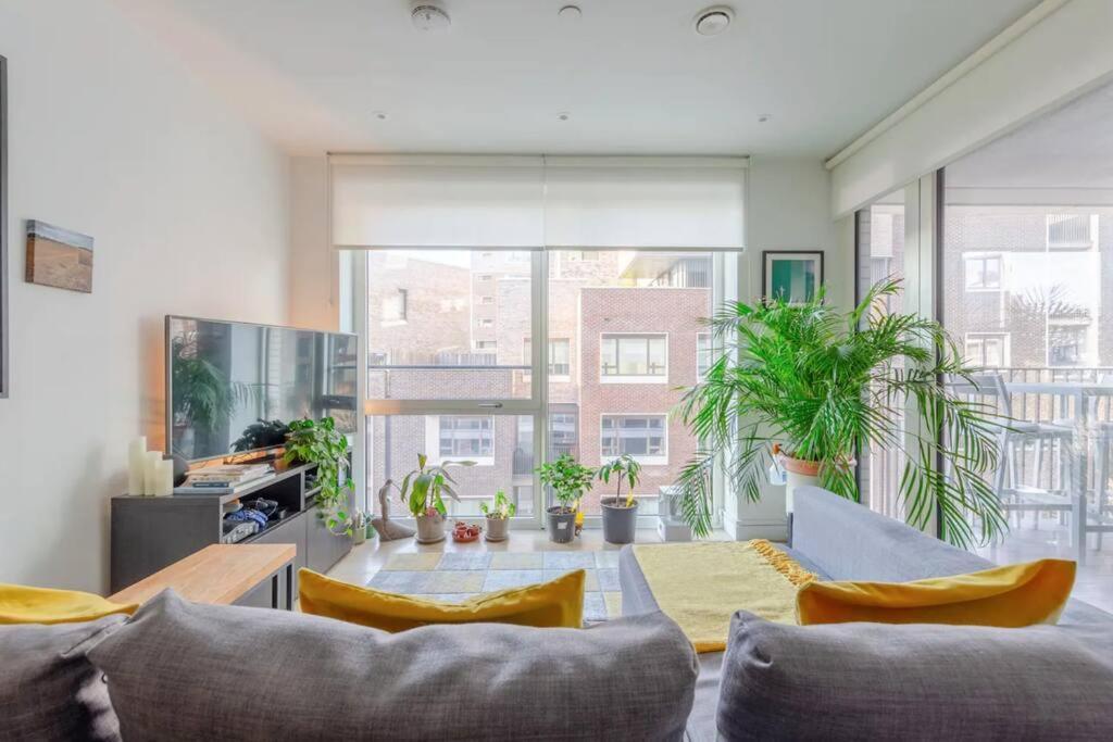 Superb 1 Bedroom Apartment 3Mins From Tube Station London Ngoại thất bức ảnh